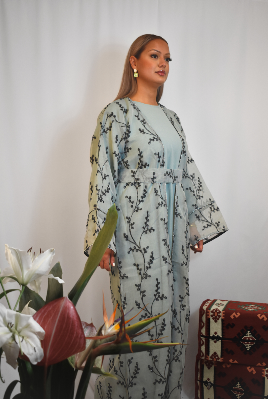 Green Bloom Abaya -bestickt